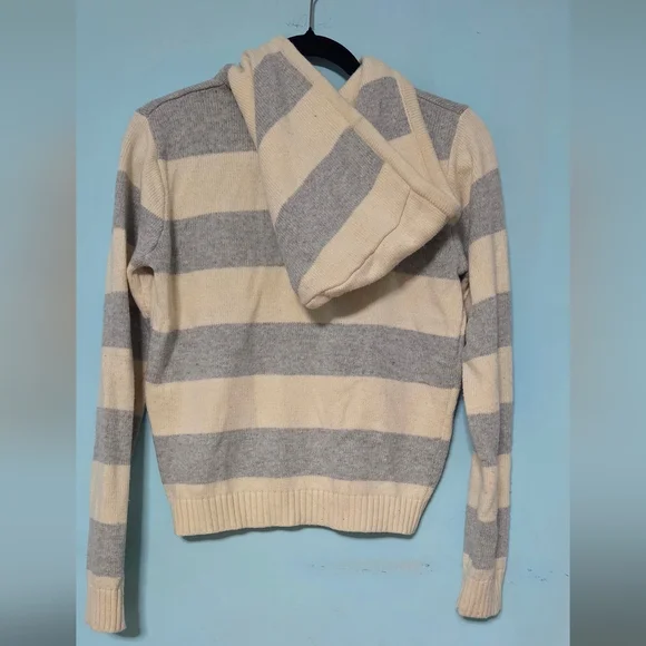 Brandy Melville Cream and Light Gray Striped Zip Hoodie - Picture 4 of 8